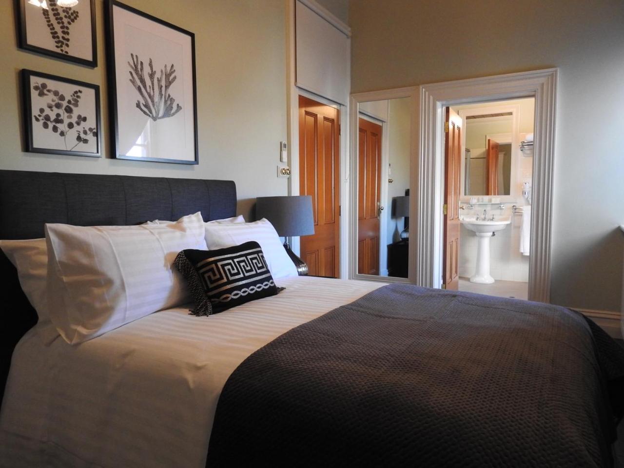 Bull And Mouth Hotel Maryborough Victoria Bagian luar foto